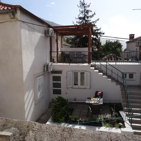 Only Apartment *